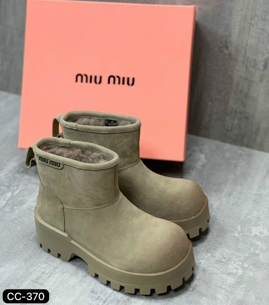 угги balenciaga,угги женские натуральные 38 balenciaga,угги ботинки balenciaga,,20262025ugg balenciaga сезон зима замша внутри мех натуральный