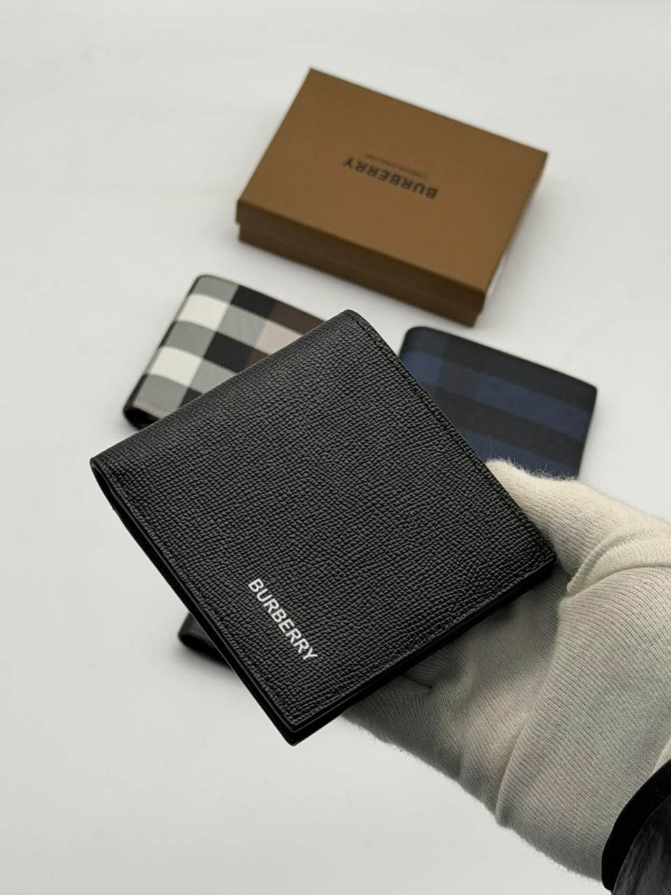 burberry кошелек,бумажник burberry,кожаный кошелёк burberry premium 11x10 см,портмоне burberry,барсетка burberry