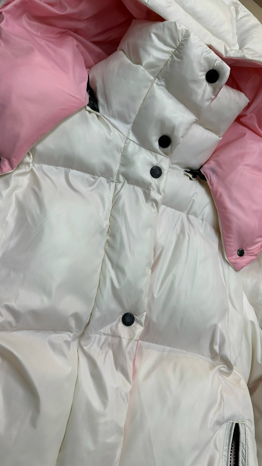 пуховик moncler,пуховик монклер женский белый,пуховик повседневный,пуховики женские,белый женский короткий пуховик moncler