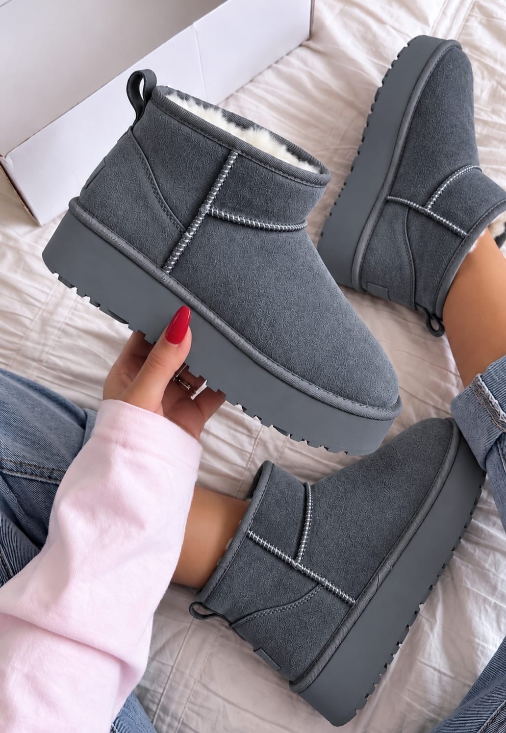 угги ugg зимние с мехом короткие на платформе,угги зимние короткие на платформе,угги женские зимние на платформе,угги женские,угги зимние короткие на платформе shoe world 265300189