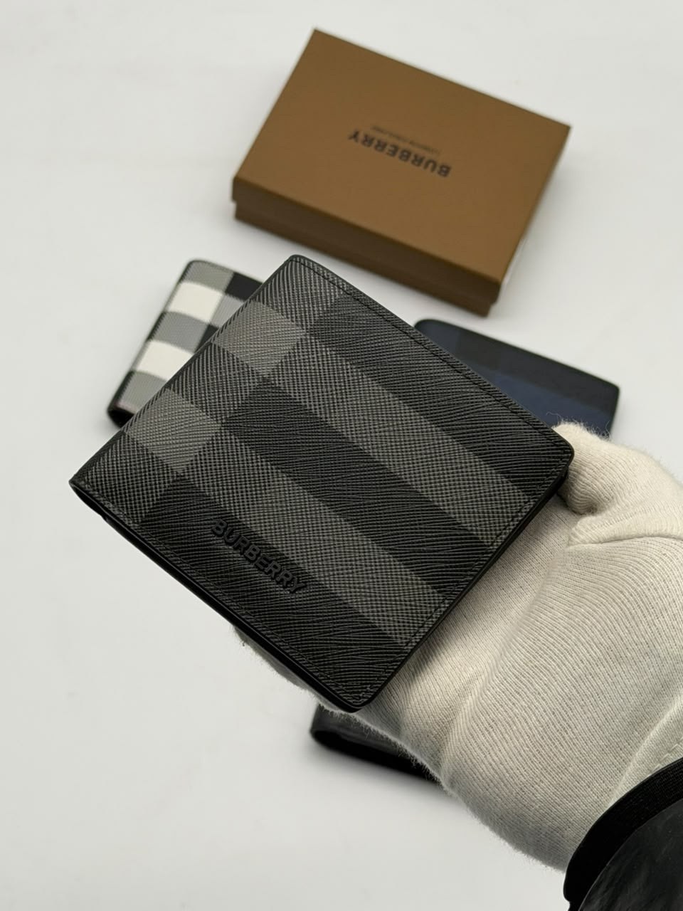 burberry кошелек,бумажник burberry,кожаный кошелёк burberry premium 11x10 см,портмоне burberry,барсетка burberry