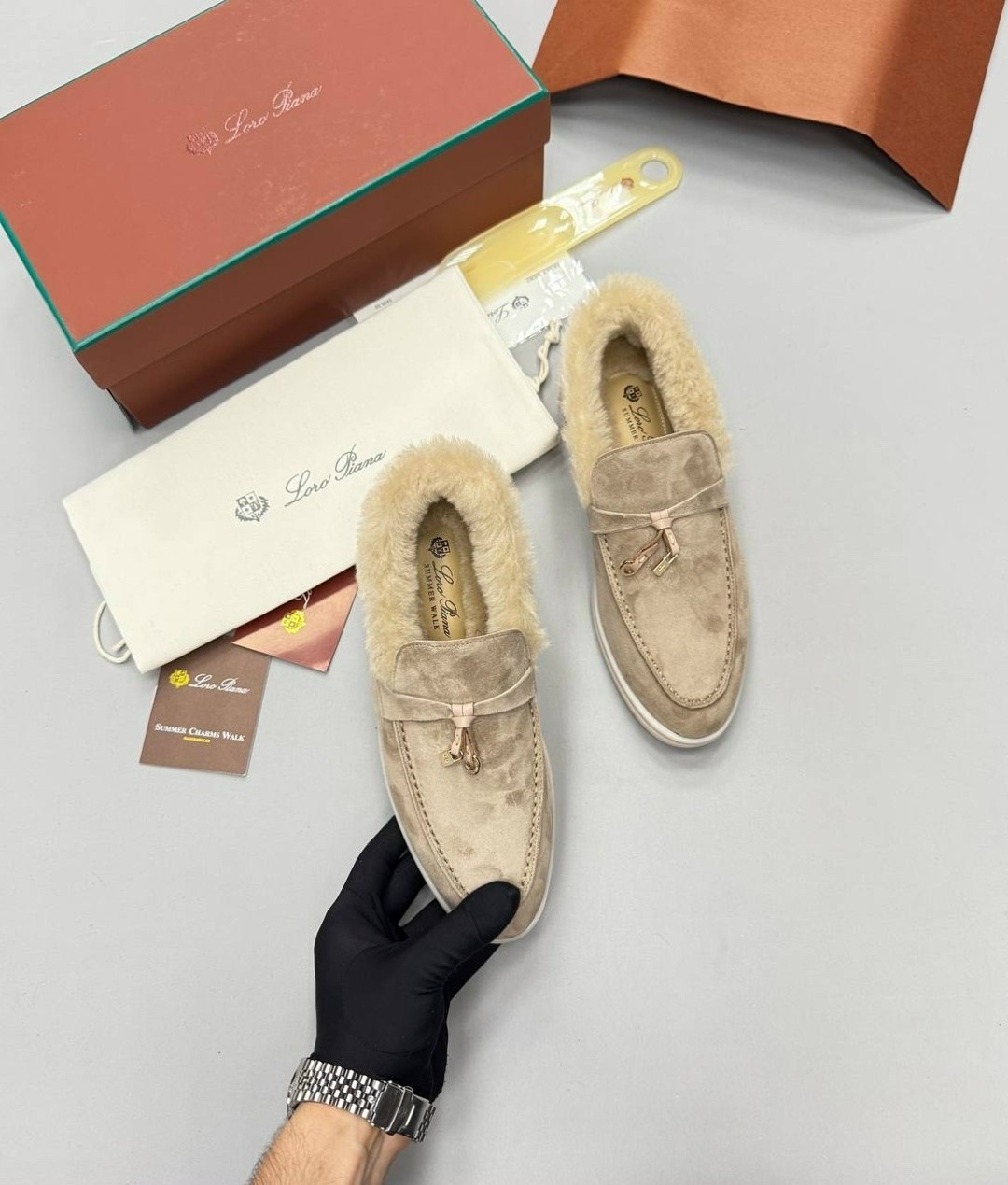 лоферы женские loro piana,лоферы loro piana,,женские лоферы loro piana с мехом кролика,замшевые лоферы loro piana