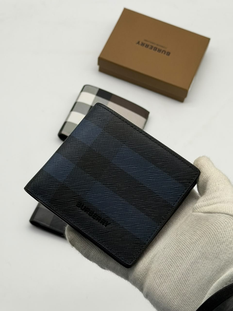 burberry кошелек,бумажник burberry,кожаный кошелёк burberry premium 11x10 см,портмоне burberry,барсетка burberry
