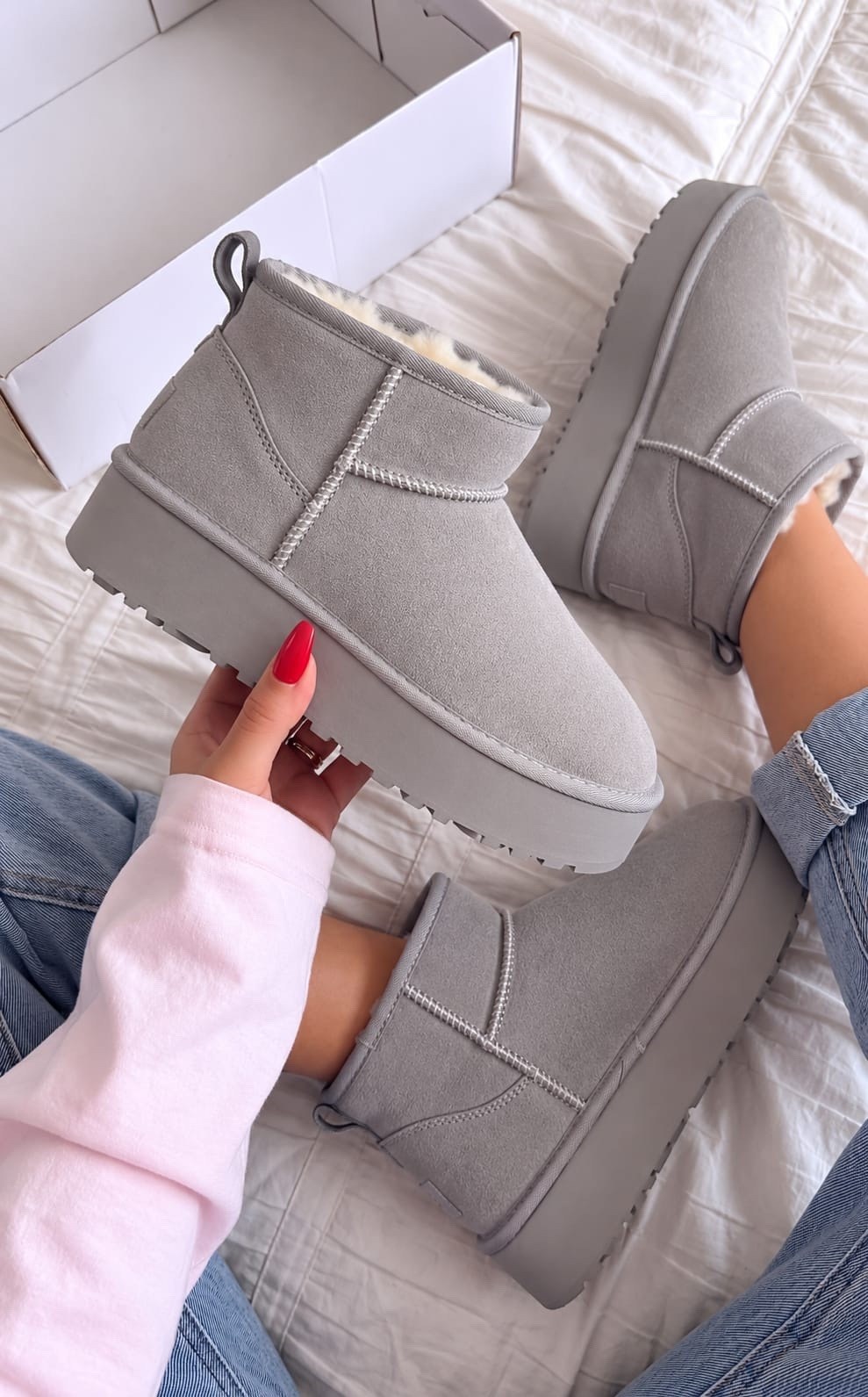 угги ugg зимние с мехом короткие на платформе,угги зимние короткие на платформе,угги женские зимние на платформе,угги женские,угги зимние короткие на платформе shoe world 265300189