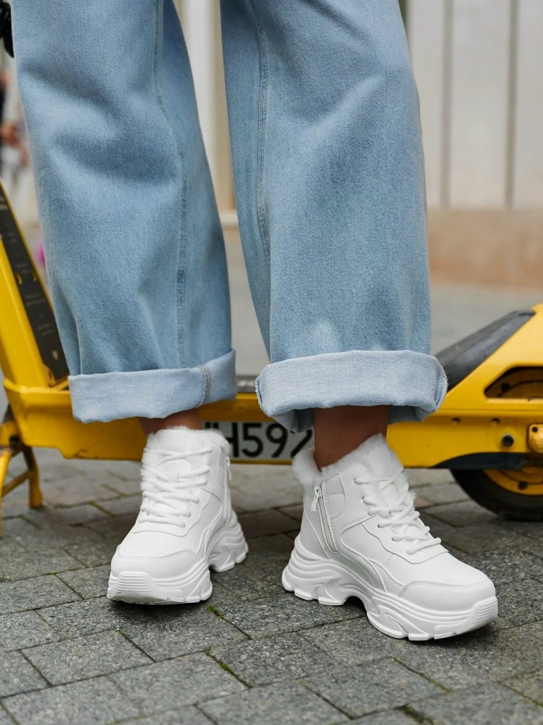 кроссовки женские зимние,кроссовки женские ботинки с мехом зимние ela shoes,кроссовки зимние с мехом на толстой подошве ovvo цвет белый,,зимние кроссовки женские белые высокие