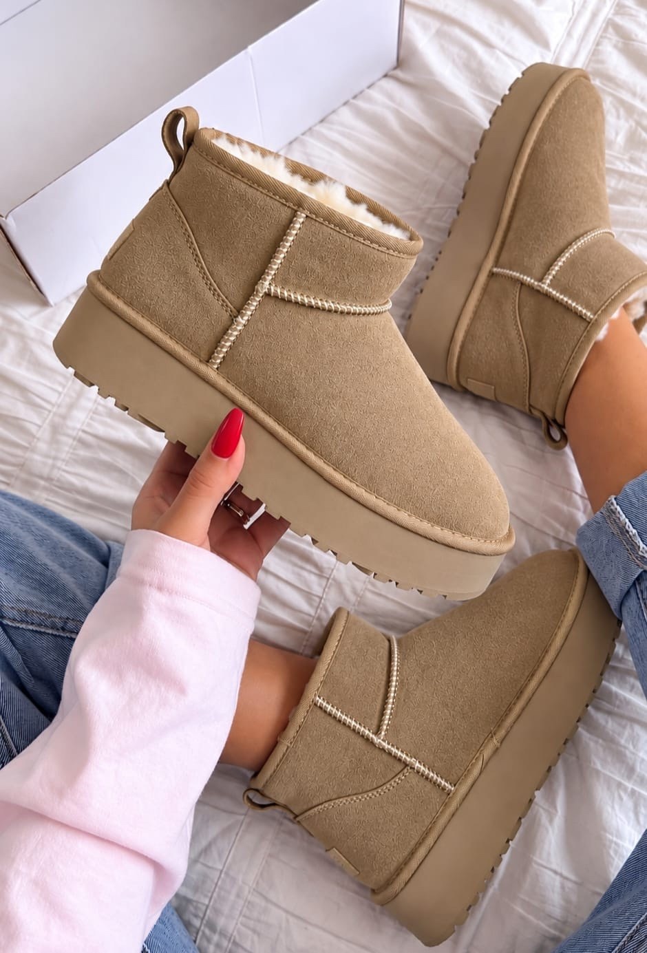 угги ugg зимние с мехом короткие на платформе,угги зимние короткие на платформе,угги женские зимние на платформе,угги женские,угги зимние короткие на платформе shoe world 265300189