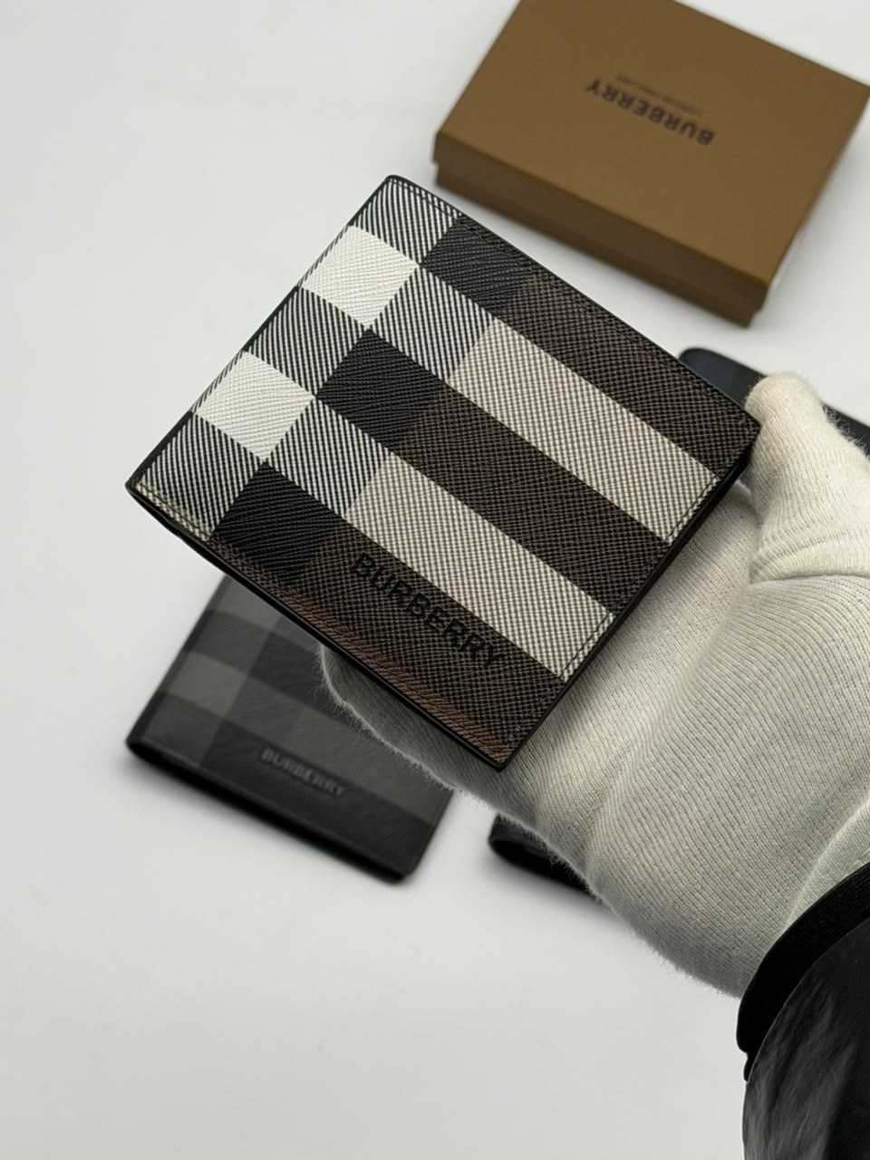 burberry кошелек,бумажник burberry,кожаный кошелёк burberry premium 11x10 см,портмоне burberry,барсетка burberry