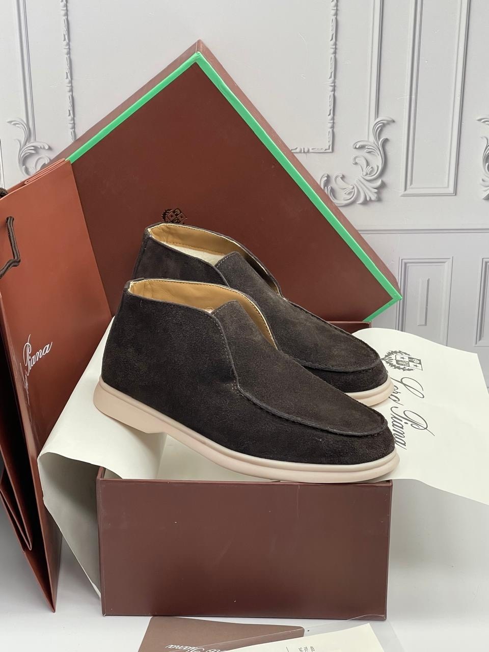 ,лоферы loro piana,замшевые лоферы loro piana,ботинки замшевые loro piana,замшевые лоферы