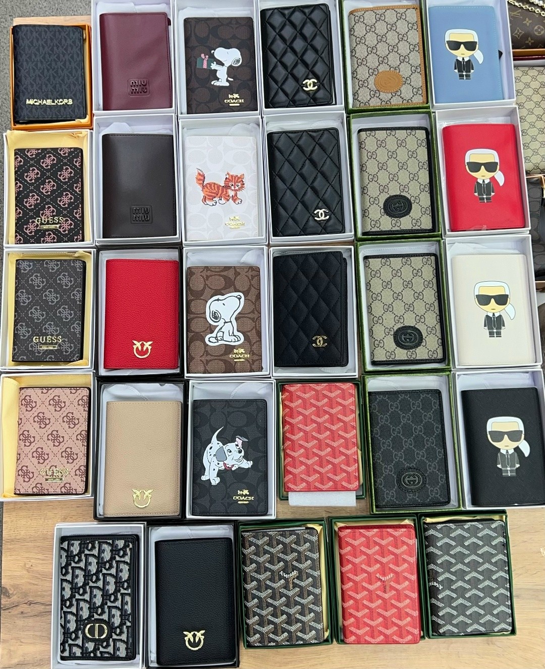 обложка для паспорта louis vuitton,женские кошельки,роскошные кошельки,goyard обложка для паспорта,кожаные кошельки