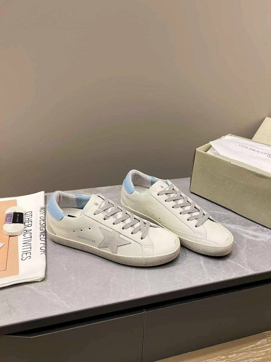,кроссовки женскиe,кроссовки golden goose,женские кеды golden goose,мужские и женские кроссовки