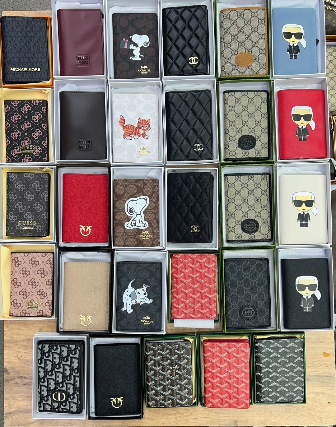 обложка для паспорта louis vuitton,женские кошельки,роскошные кошельки,goyard обложка для паспорта,кожаные кошельки