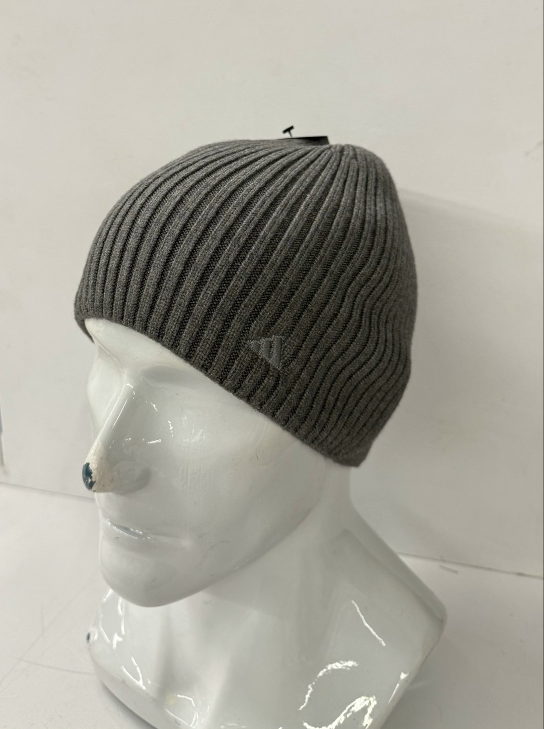 шапка adidas,шапка мужская adidas,шапка для мужчин,шапка,мужская шапка