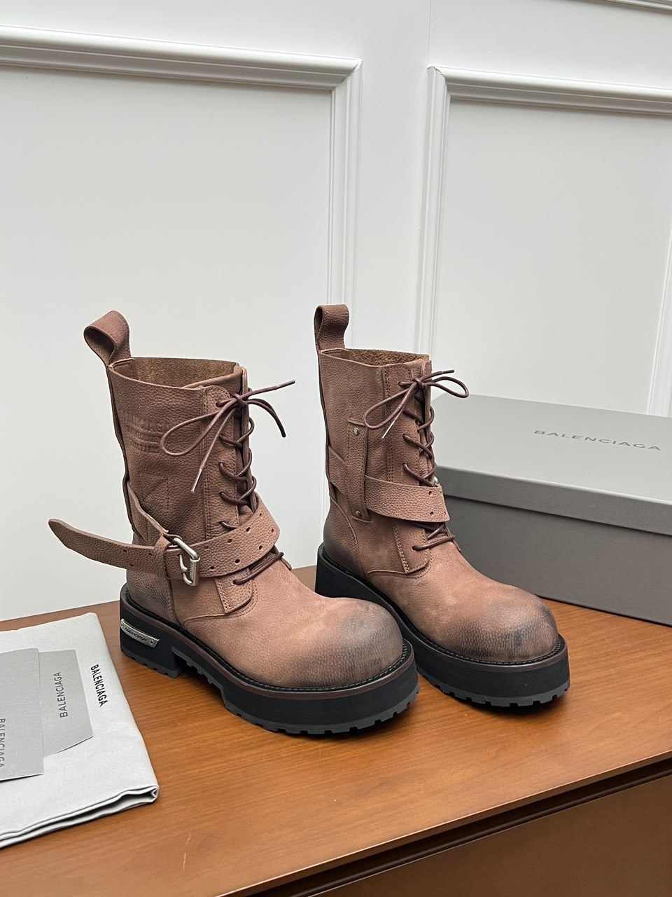 женские ботинки,,ботинки balenciaga,ботинки модные,ботинки miu miu