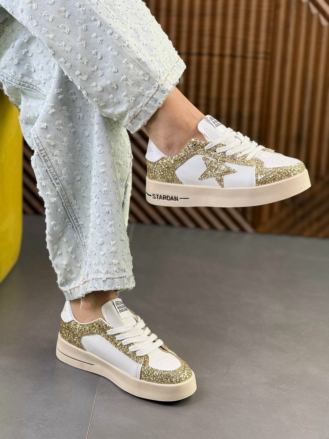 ,кроссовки golden goose с пайетками на платформе,кеды голден гус,кеды женски,женские кеды golden goose