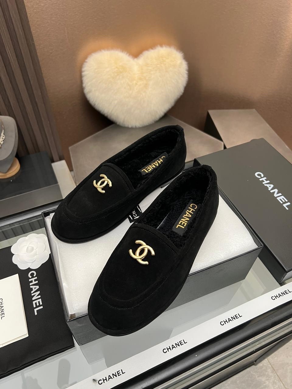 лоферы chanel,женские замшевые лоферы chanel коричневые с мехом,лоферы женские натуральная замша,лоферы chanel женские,женские замшевые лоферы