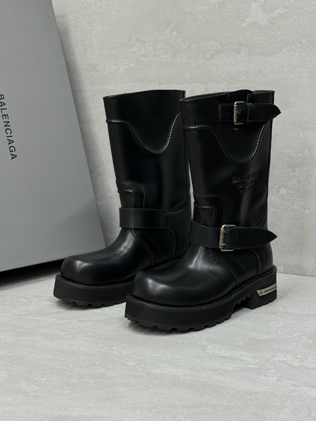 ,balenciaga сапоги,ботинки balenciaga,женские сапоги,короткие сапоги
