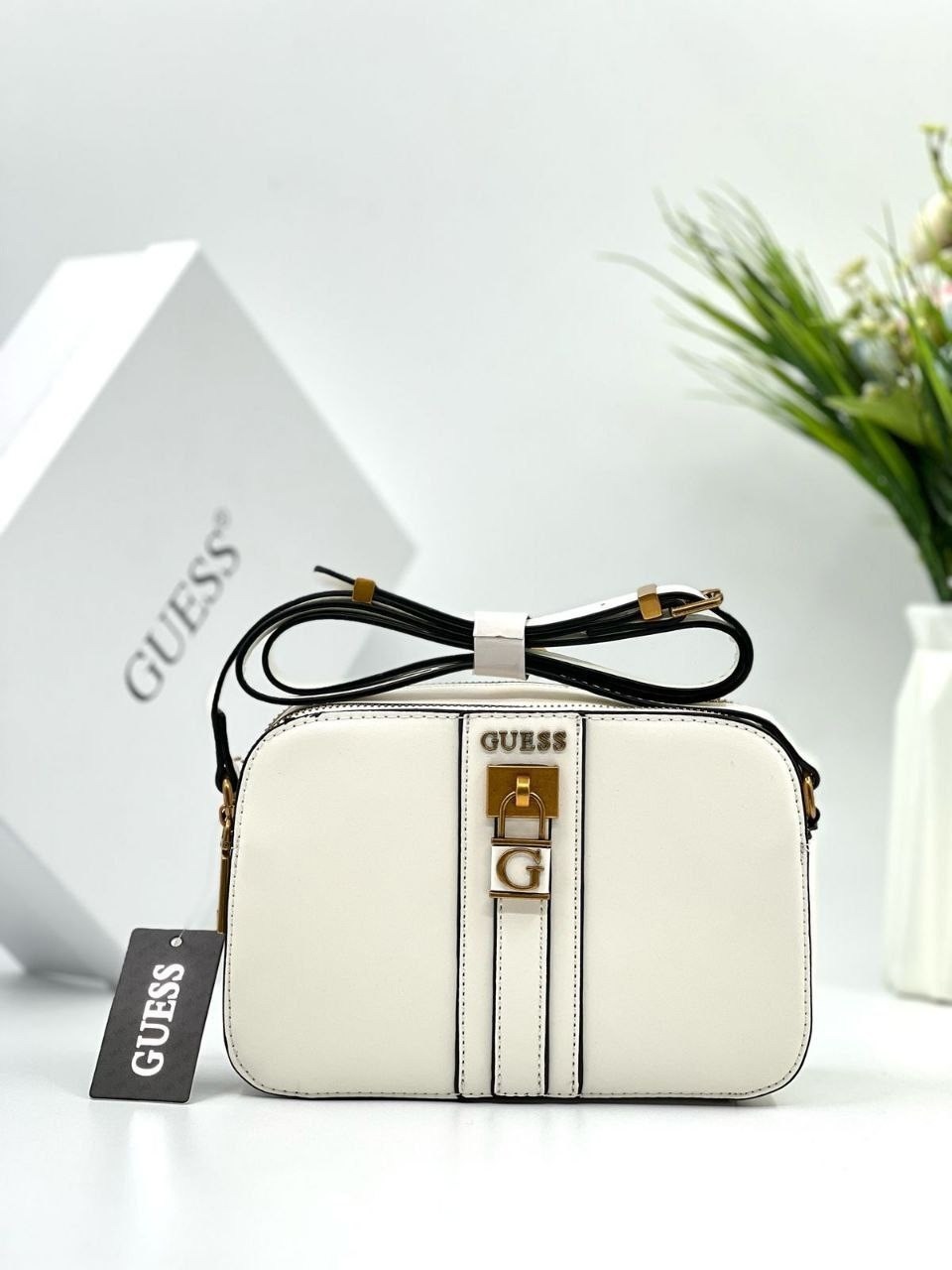 сумка guess белая,cумка guess,сумки guess через плечо кросс боди,cумка женская guess,guess сумка на плечо