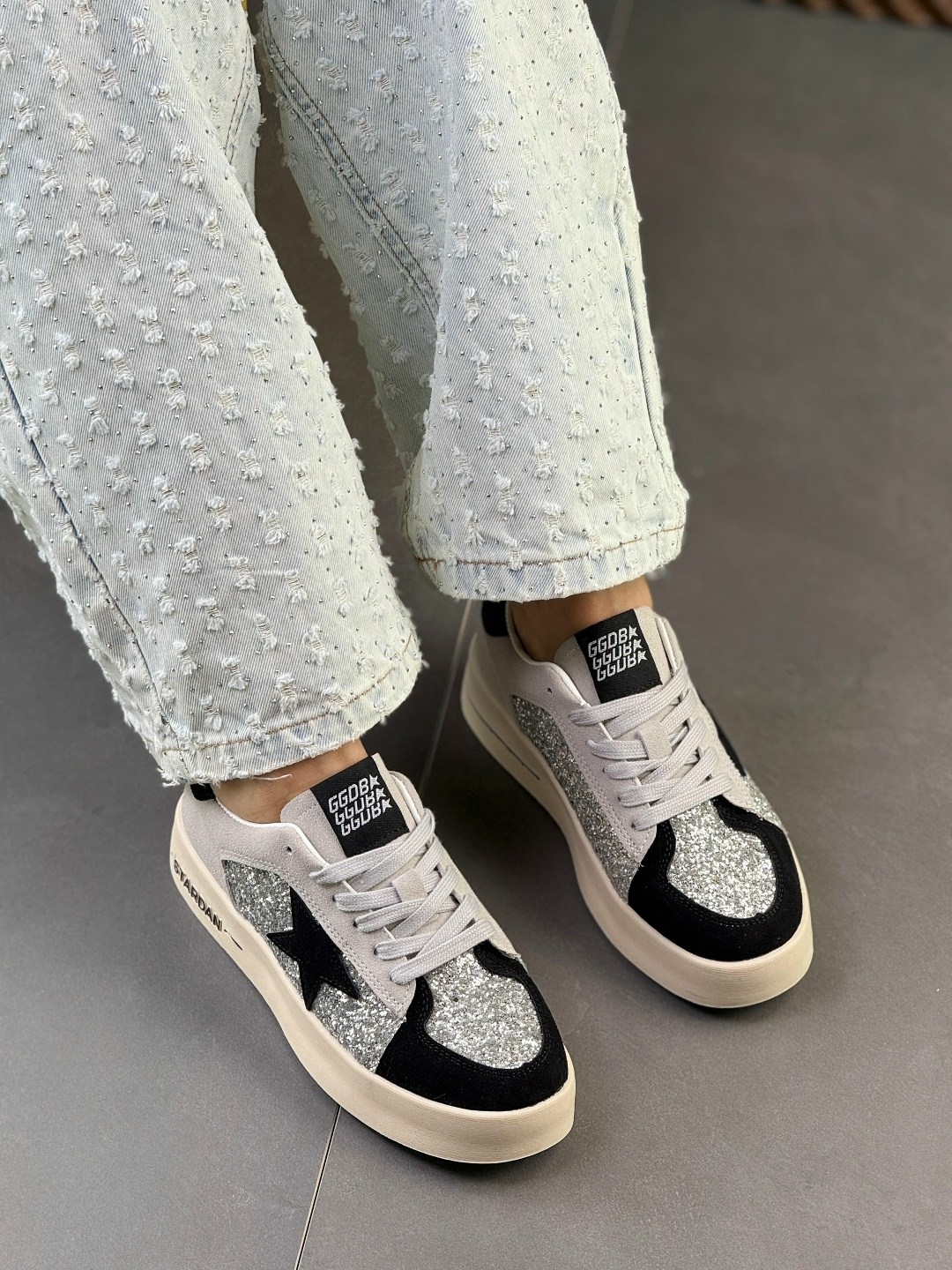 ,кроссовки golden goose с пайетками на платформе,кеды голден гус,кеды женски,женские кеды golden goose