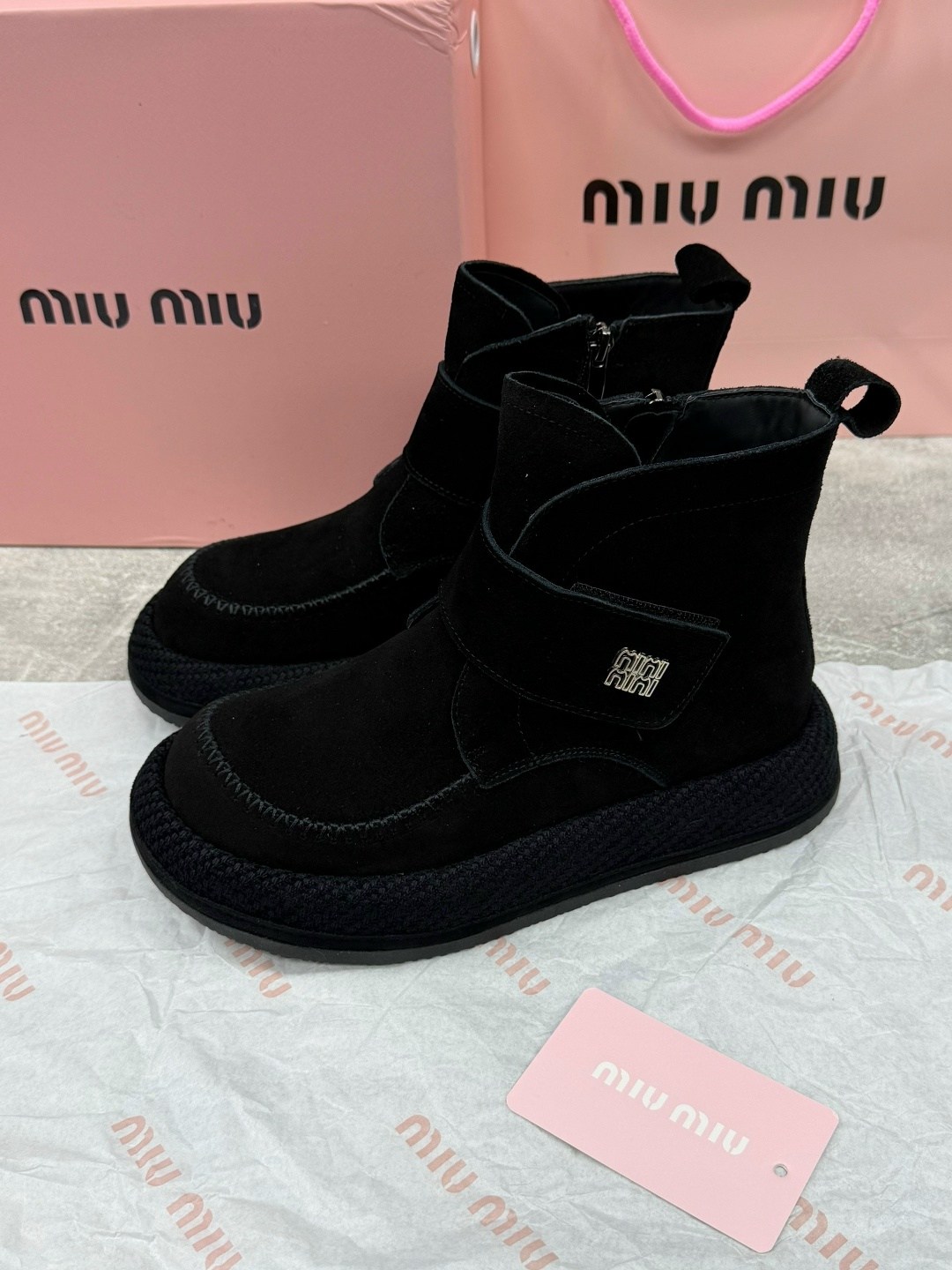 ботинки miu miu,miu miu ботинки зимние замшевые,miu miu женские замшевые ботинки premium black,ботинки замшевые miu miu,