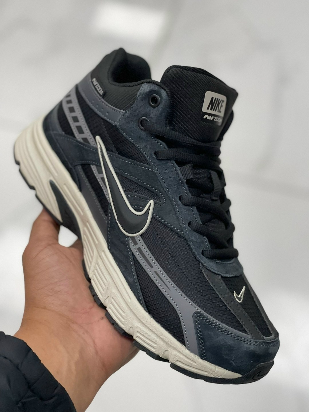 кроссовок nike,кроссовки,мужской кроссовки,задник обуви,кроссовок