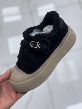 Кроссовки