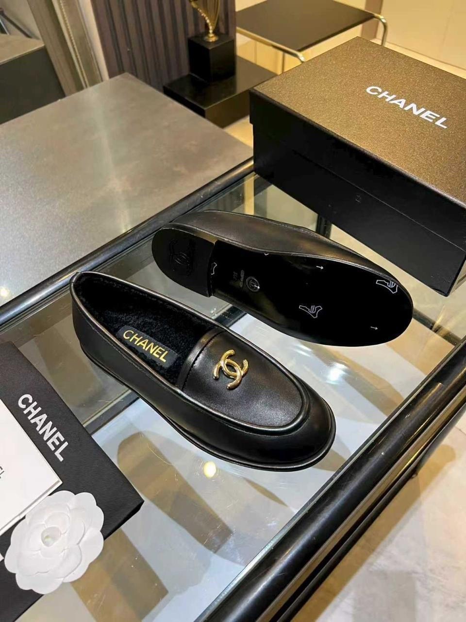 лоферы chanel,женские замшевые лоферы chanel коричневые с мехом,лоферы женские натуральная замша,лоферы chanel женские,женские замшевые лоферы