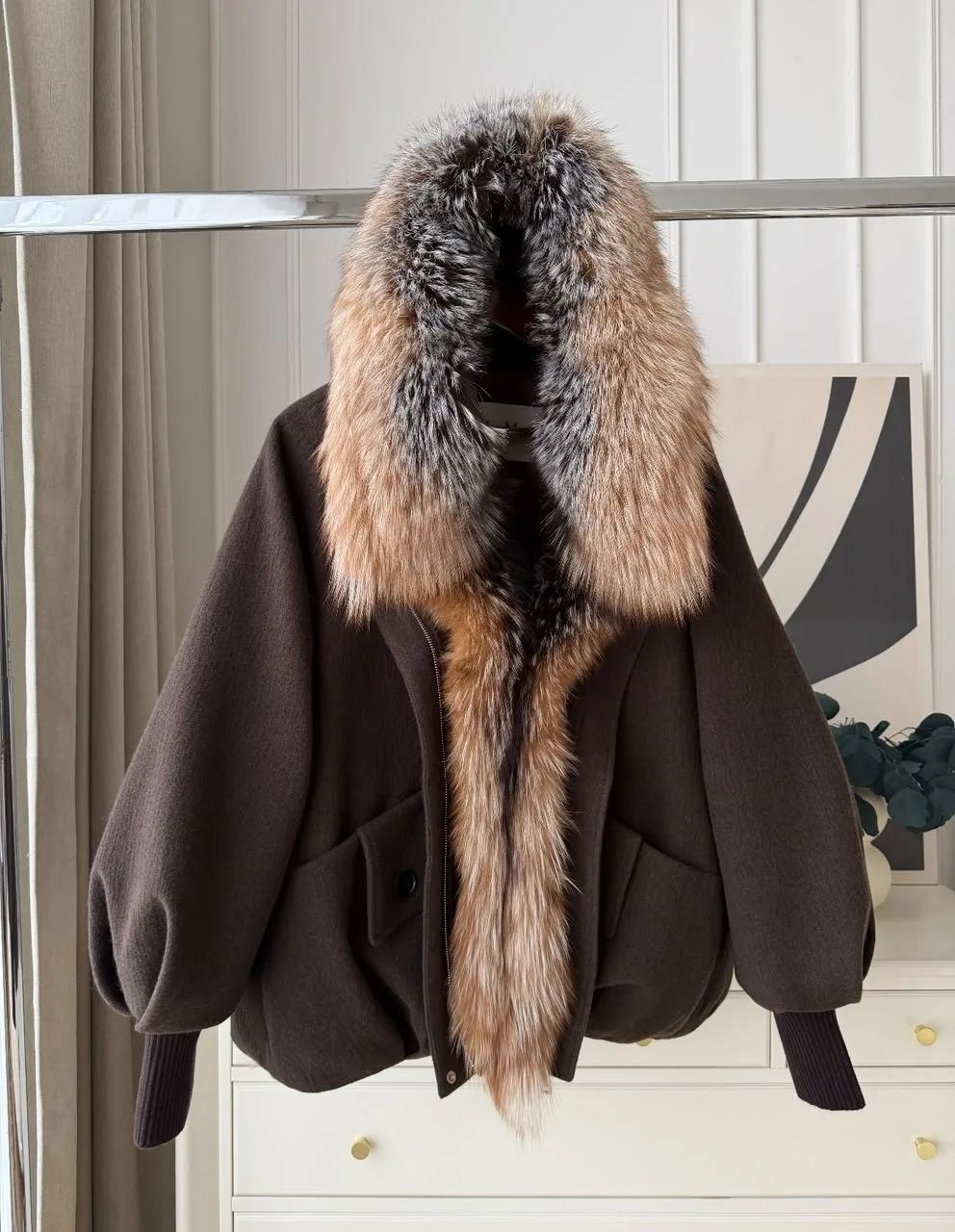 max mara женский бежевый пуховик с мехом,пуховик женский оверсайз,женский бежевый пуховик с натуральным мехом max mara,куртка,зимняя куртка-пальто оверсайз