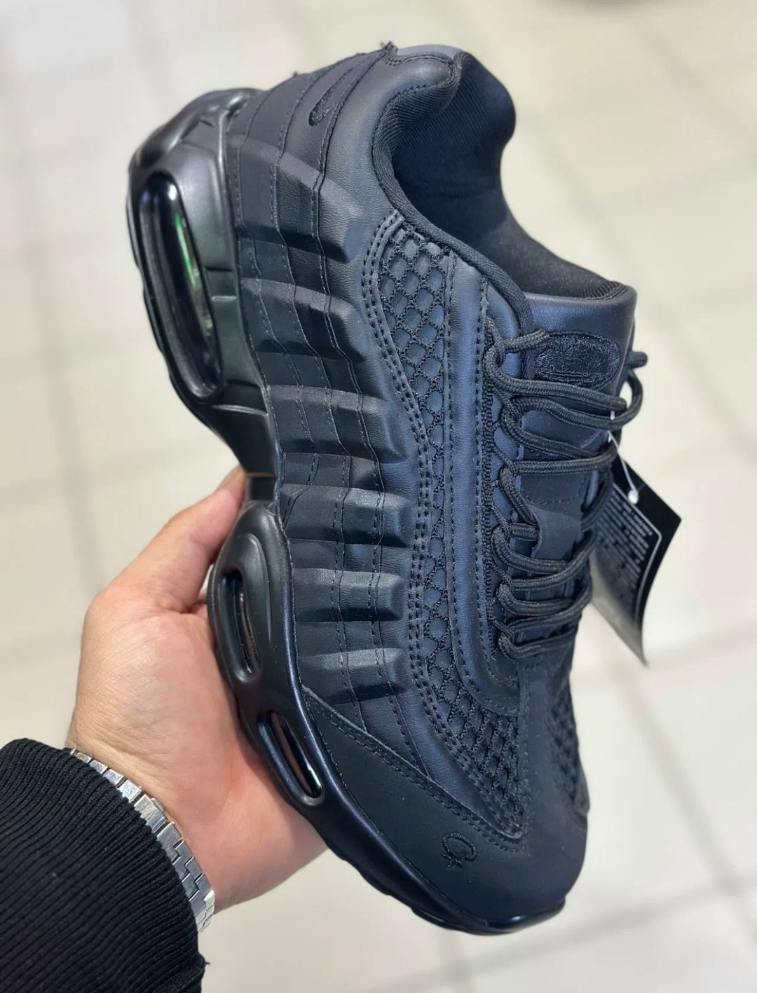 nike air max plus tn,кроссовки,nike air max 95 triple white,nike air max 95,nike air max plus