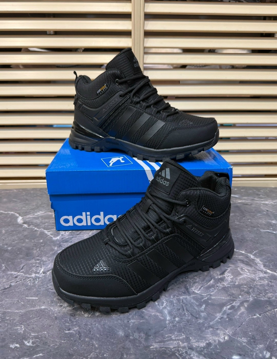 кроссовки adidas terrex black зимние из кожи,кроссовки adidas зимние,мужские зимние кроссовки адидас,мужские зимние кроссовки,зимние кроссовки