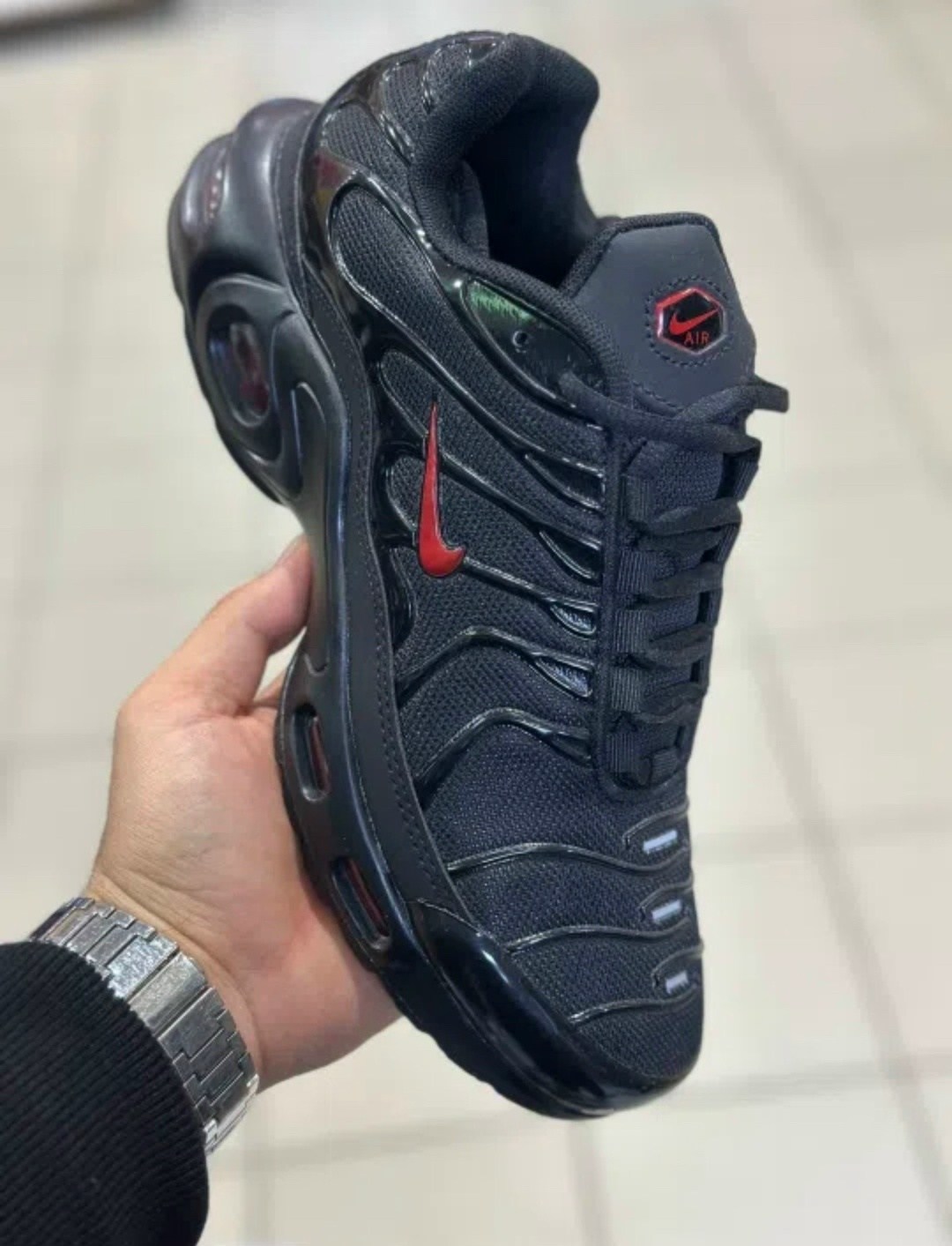 nike air max plus tn,кроссовки,nike air max 95 triple white,nike air max 95,nike air max plus