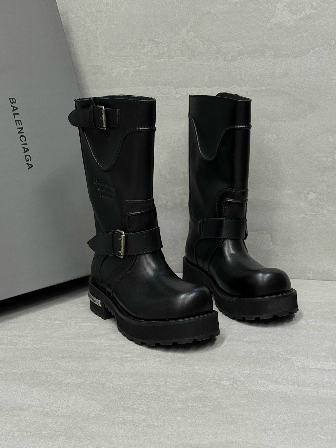 ,balenciaga сапоги,ботинки balenciaga,женские сапоги,короткие сапоги