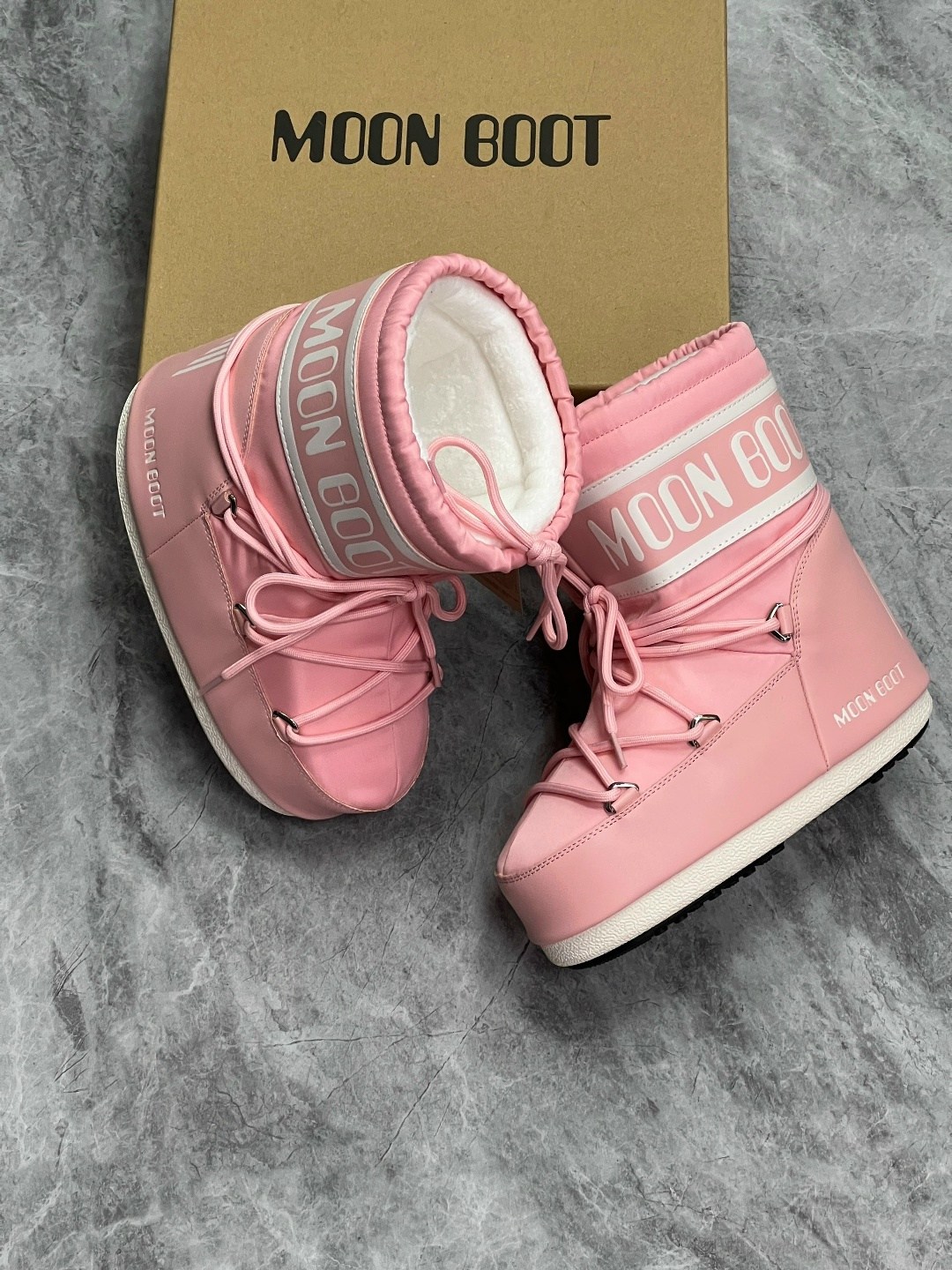 зимние сапоги moon boot розовый,детские зимние ботинки moon boot icon nylon розовый,луноходы moon boot,сапоги moon boot розовый,нейлоновые зимние ботинки moon boot kids розовый