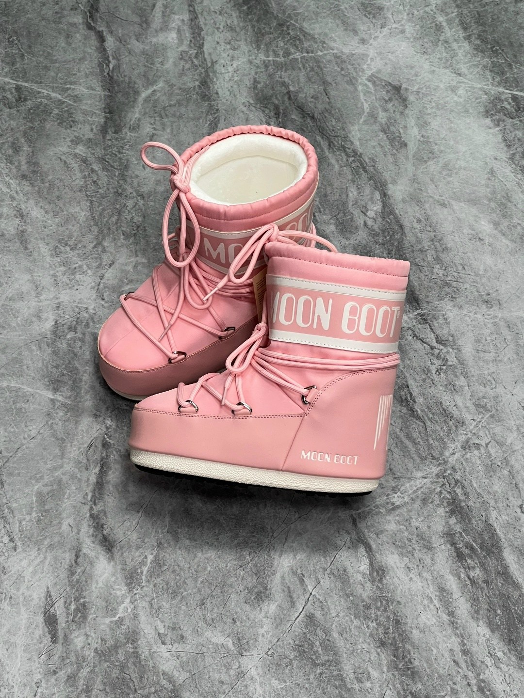зимние сапоги moon boot розовый,детские зимние ботинки moon boot icon nylon розовый,луноходы moon boot,сапоги moon boot розовый,нейлоновые зимние ботинки moon boot kids розовый