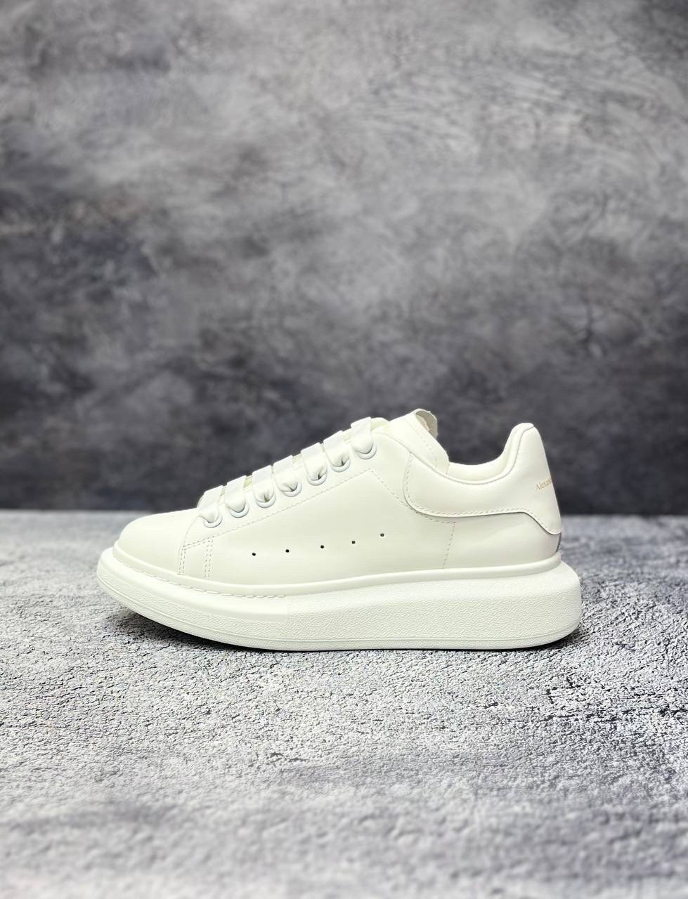 alexander mcqueen кроссовки женские,кроссовки alexander mcqueen,кроссовки александр маккуин,alexander mcqueen кеды,кроссовки alexander mcqueen белые