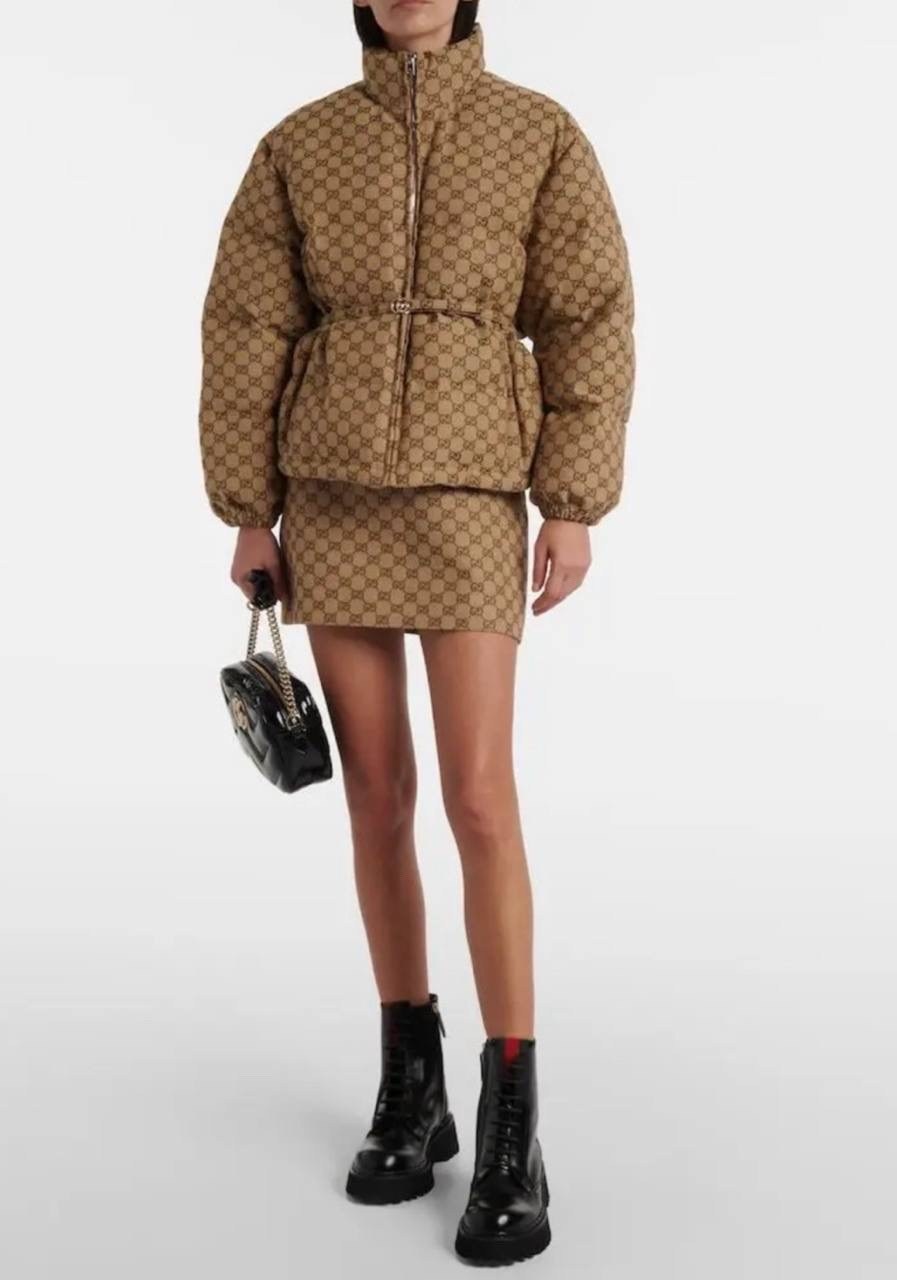 стеганый пуховик gg gucci бежевый,пуховик gucci,куртка gucci,стеганый пуховик,пуховик женский gucci
