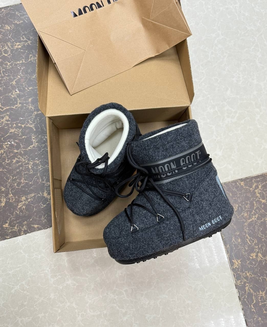 ботинки unisex moon boot icon low felt серый,зимние ботинки moon boot,зимние ботинки moon boot серебряный,,низкие фетровые ботинки icon на шнуровке moon boot серый
