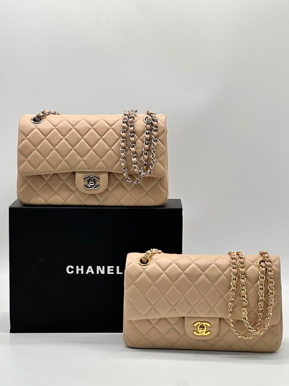 сумка chanel,сумка шанель,сумка шанель chanel 2.55 flap бежевая с фурнитурой серебро,сумка шанель бежевая,женская сумка chanel