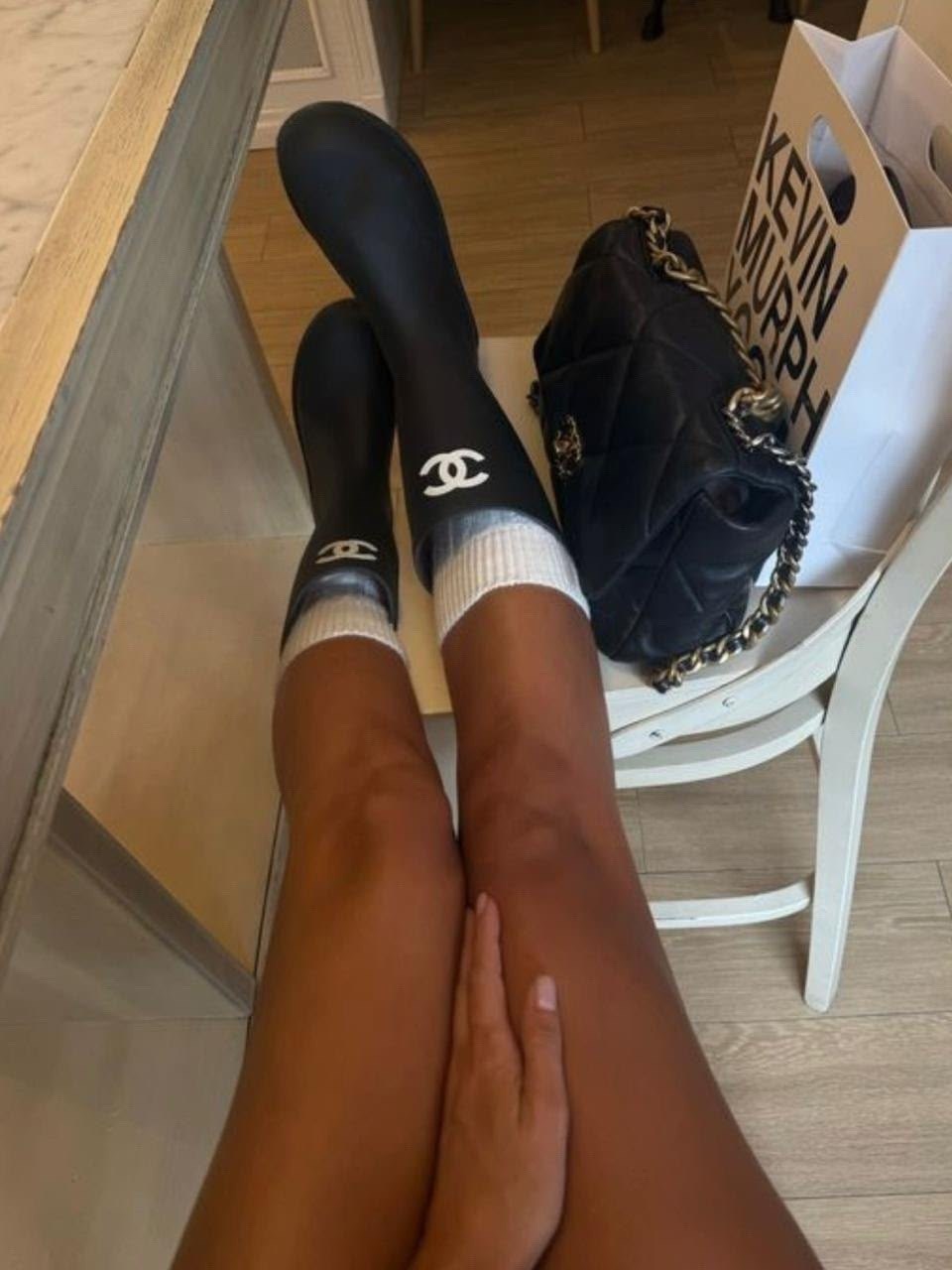 chanel черные резиновые сапоги для женщин,сапоги chanel,резиновые сапоги chanel,chanel черные резиновые сапоги,женские резиновые сапоги chanel