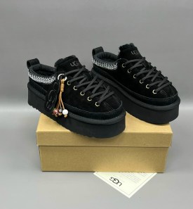 Кроссовки