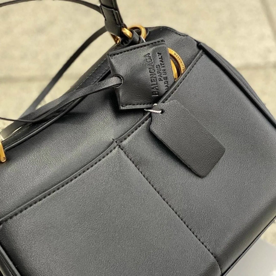 сумки женская,balenciaga сумка,balenciaga черная кожаная сумка тоут,сумки женская кожаная,сумка