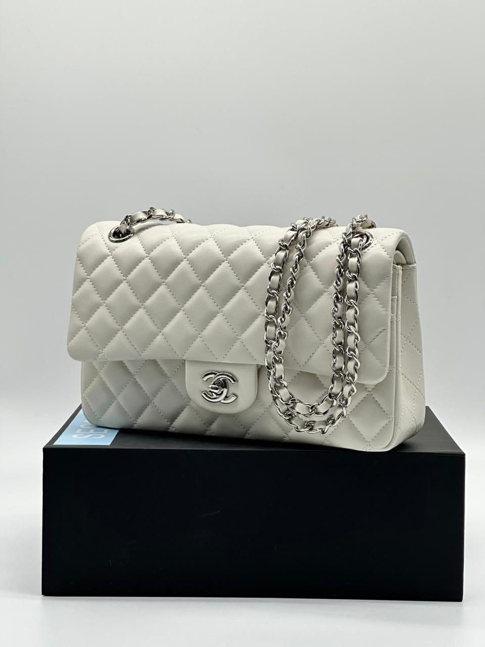 сумка chanel,сумка шанель,сумка шанель chanel 2.55 flap бежевая с фурнитурой серебро,сумка шанель бежевая,женская сумка chanel
