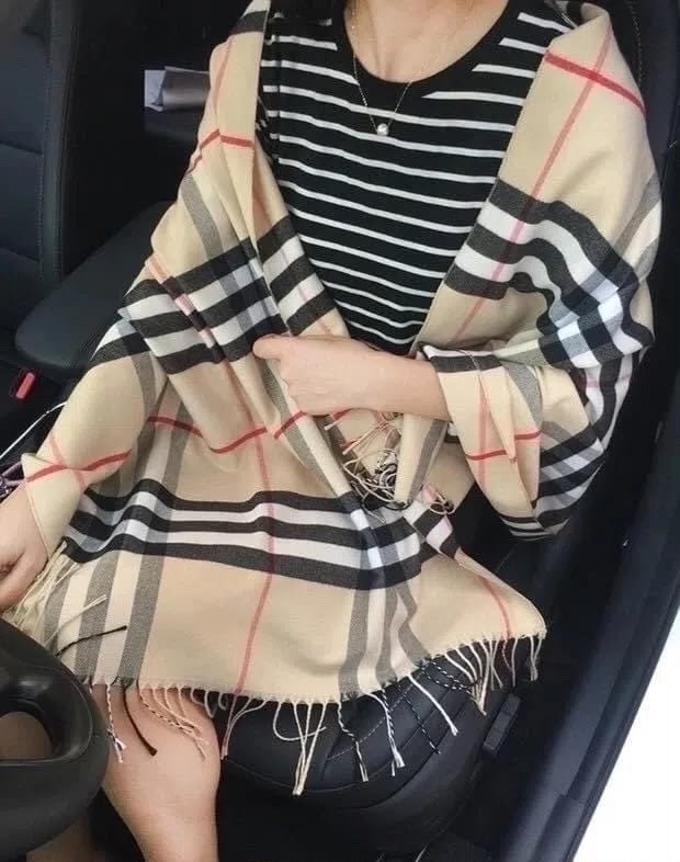 шарф burberry,палантин burberry,модный теплый шарф лоу burberry,burberry scarf,палантин женский