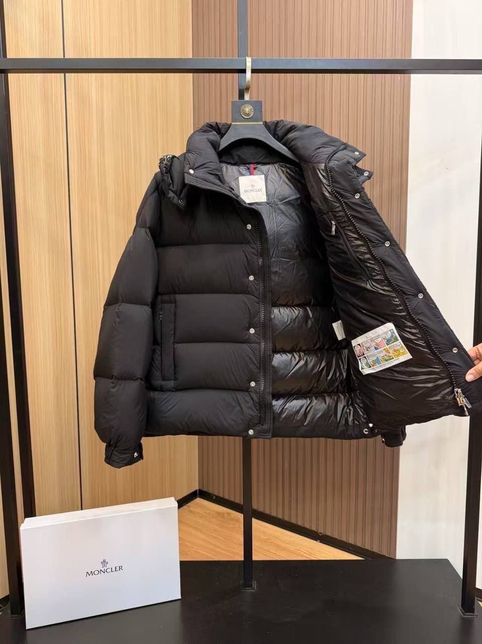 мужской чёрный пуховик moncler vezere,мужской пуховик moncler,пуховик moncler,пуховик moncler vezere премиум,пуховик moncler женский