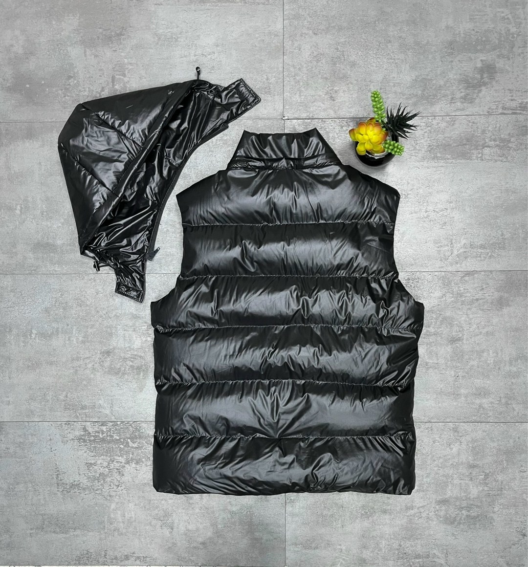 жилетка moncler,жилетка монклер,жилет moncler,жилетка мужская,жилетка монклер мужская