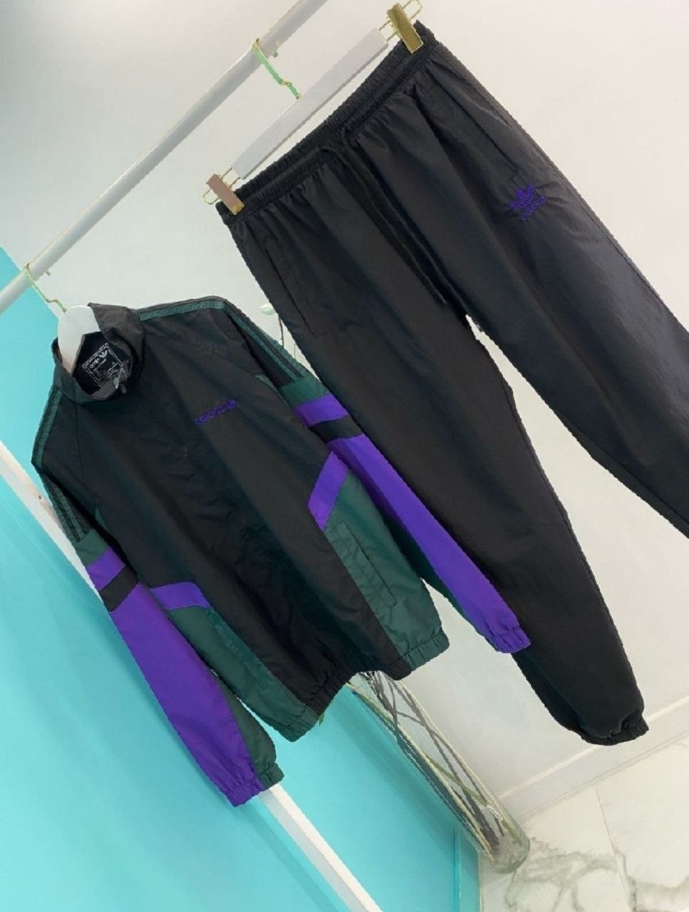 спортивный костюм adidas,спортивный костюм adidas 90х,спортивный костюм adidas мужской в стиле 90х,спортивный костюм adidas в стиле 90-х,спортивный костюм adidas в стиле 90-ых