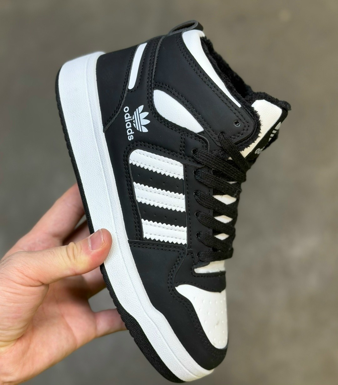 ,кроссовки adidas,зимние кроссовки adidas,кроссовки adidas hoops,adidas hoops 2.0 mid