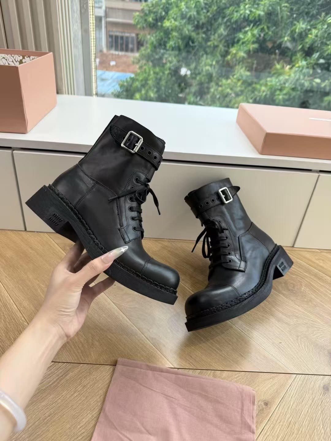 ,ботинки женские,ботинки miu miu,женские кожаные ботинки,кожаные ботинки