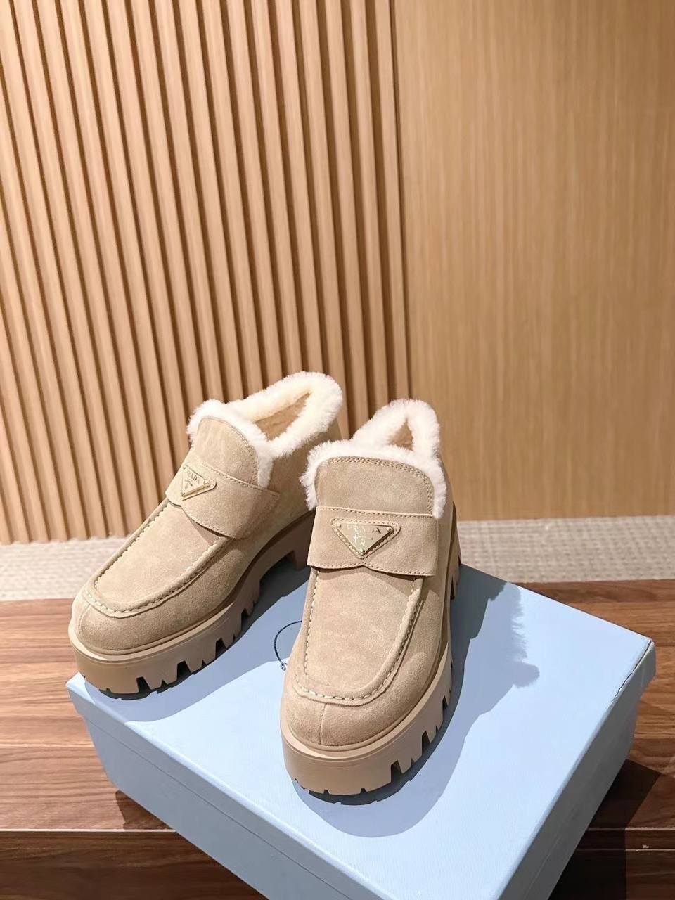 ,лоферы prada,женская ,меховая ,теплая