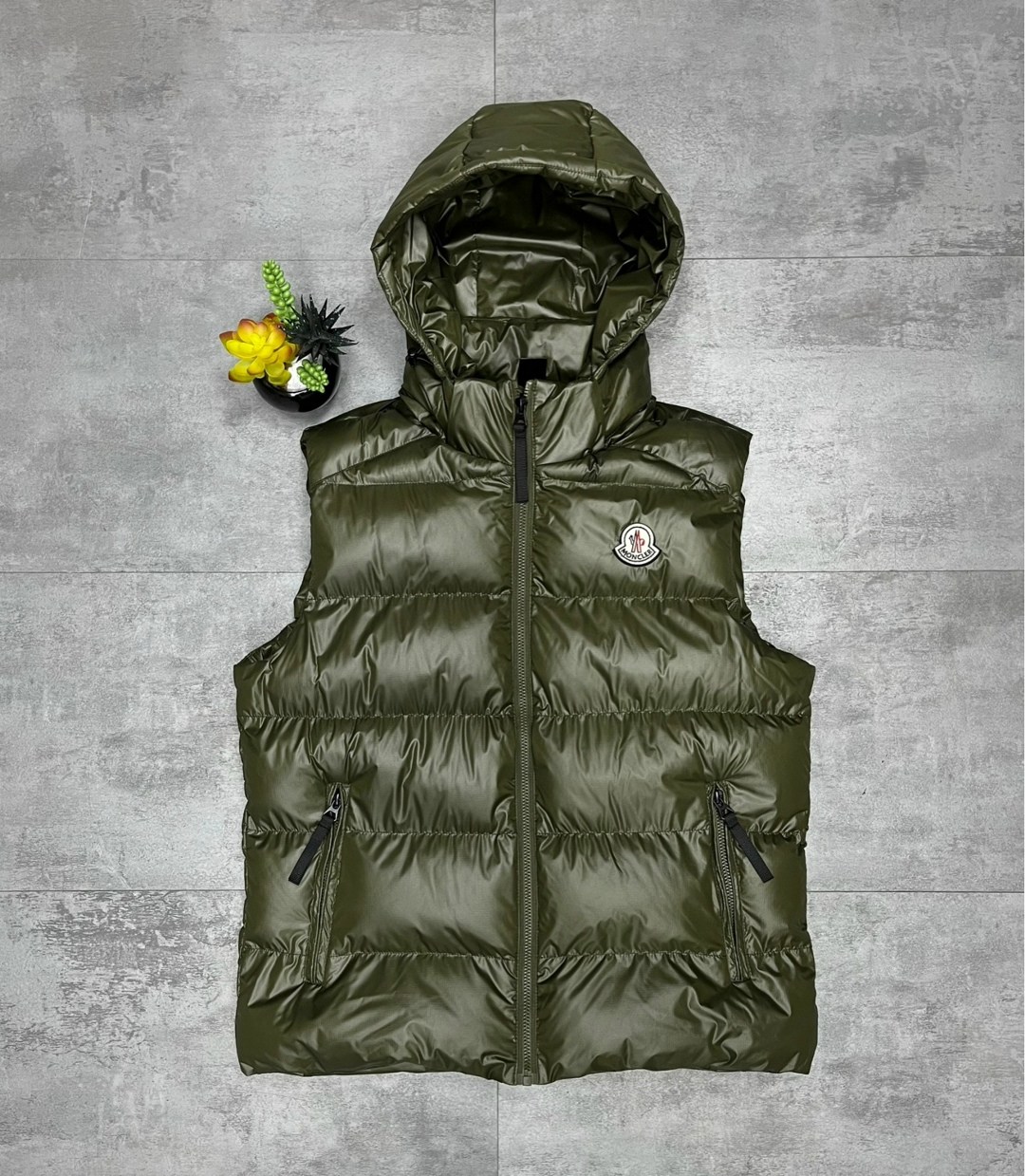 жилетка moncler,жилетка монклер,жилет moncler,жилетка мужская,жилетка монклер мужская