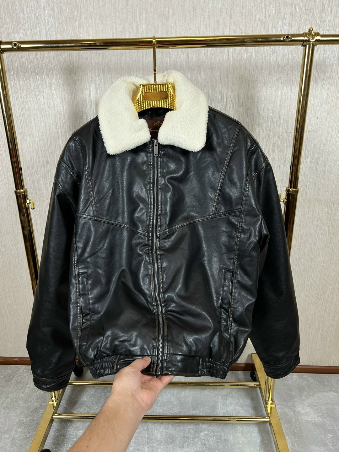 кожаная куртка пилот levi’s оригинал xl,куртка кожаная пилот,куртка пилот кожаная зимняя мужская avirex,кожаная куртка,зимняя кожаная куртка